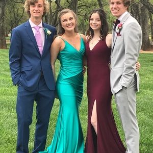 Terrain size 4 prom dress